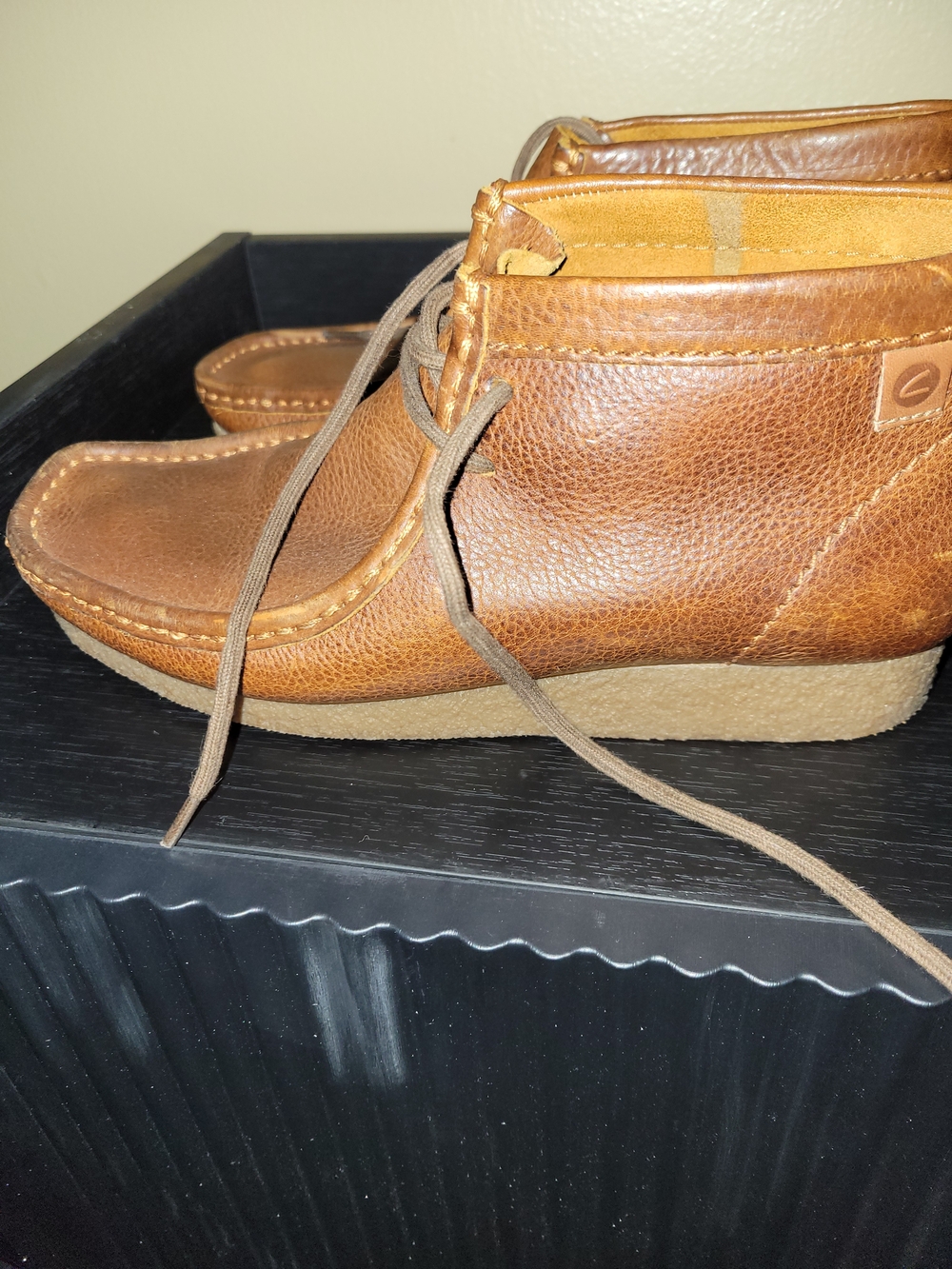 Clarks Men's Tan Leather Chukka Wallabee Boots